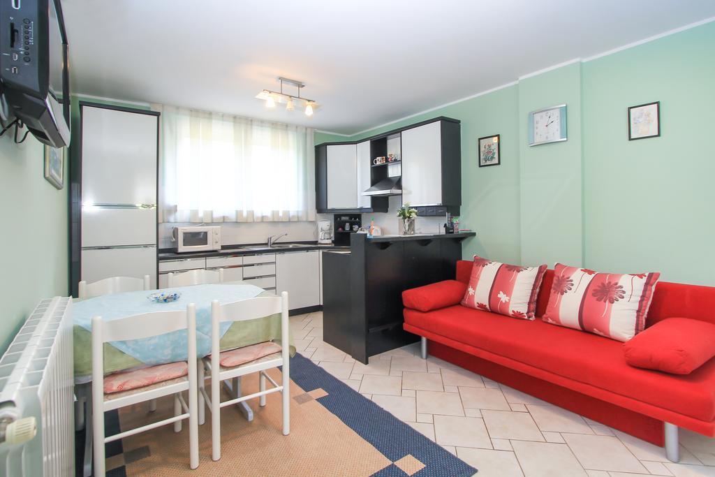 Apartments Silvia Porec Exterior photo